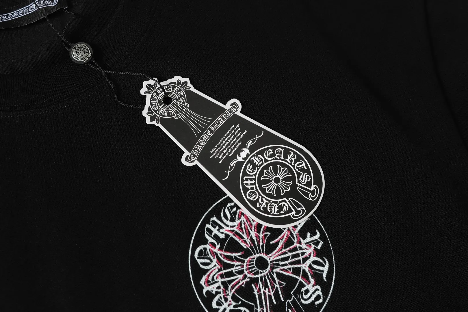 P170 Chrome Hearts* Chrome Hearts are made of 300g double yarn fabric, 1*1 Solona rib, imported digital white ink direct injection + foaming, 3D relief effect, in the perfect blend of fashion and science, a feast of precision and color, high-definition color details, green and environmentally friendly concepts, loose version, same style for men and women. Color: Black White Size: XS S M L